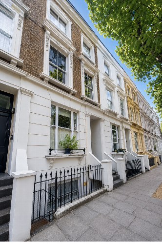 Beautiful 1 bed flat for rent 1 minute away from portobello road Newly renovated to a high standard one ned flat for rent, near Portobello Road, Notting Hill. One bedroom, one bathroom, right and airy and walking distance to all the bars and restaurants on Portobello Road.